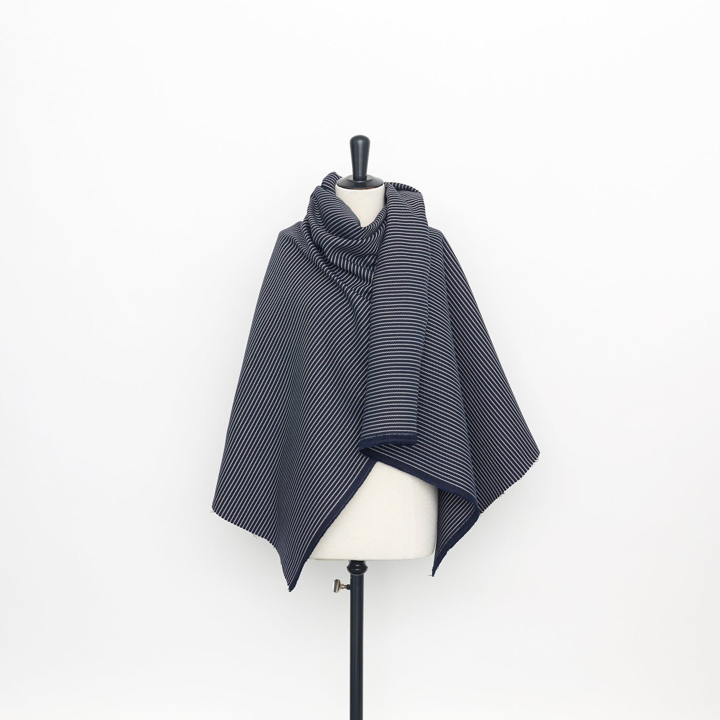 T22A02052 | Splittable Striped Drap